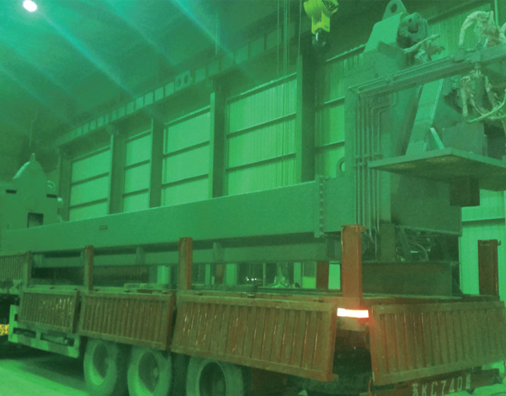 液压式中包倾翻台架